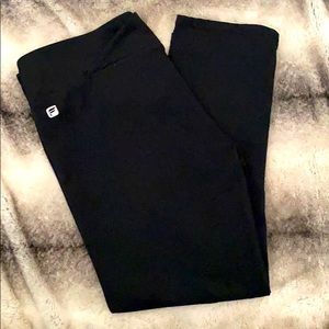 FABLETICS: Crop Leggings